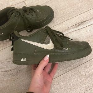 Nike Air Force One Utility Sneakers